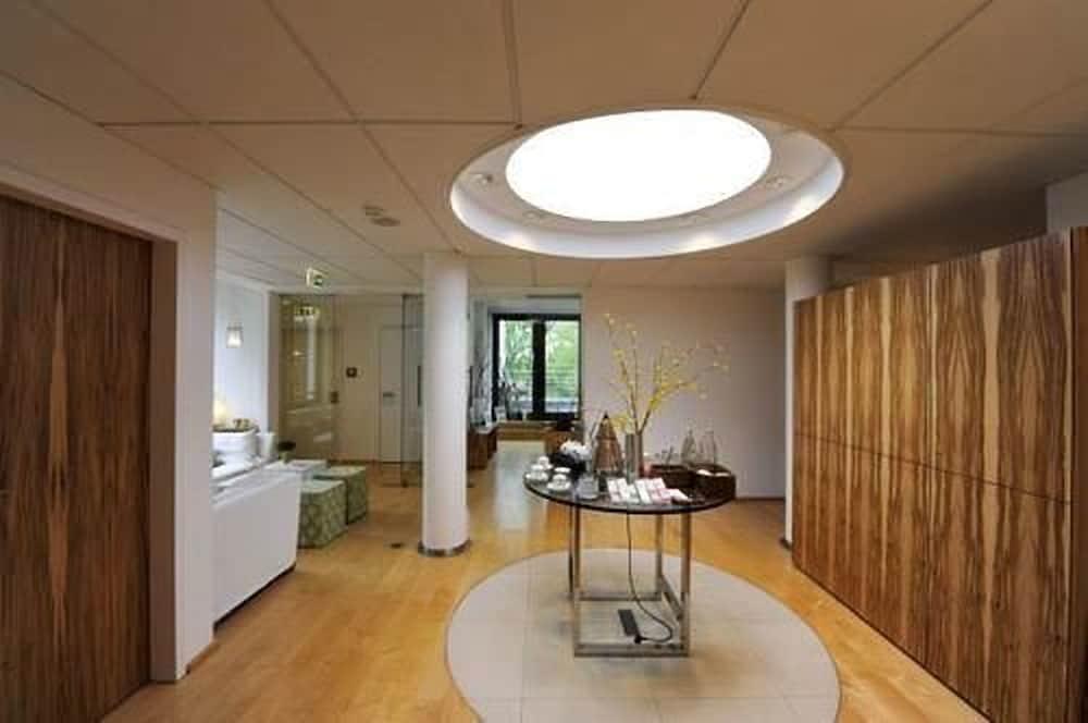 Privathotel Lindtner Hamburg Exterior foto Interior of the German National Museum of Natural History