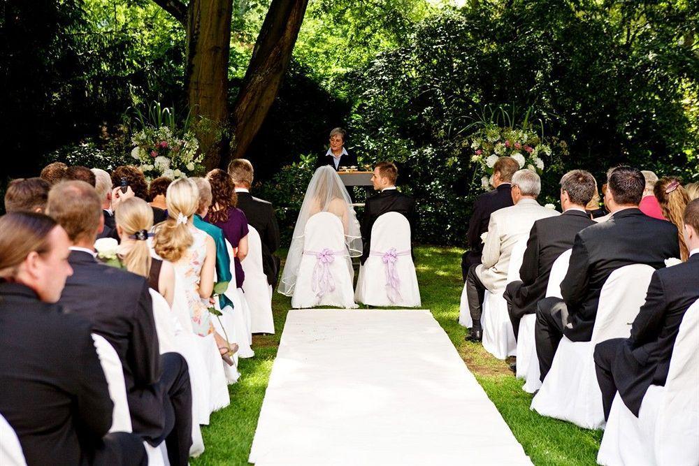 Privathotel Lindtner Hamburg Exterior foto A wedding ceremony